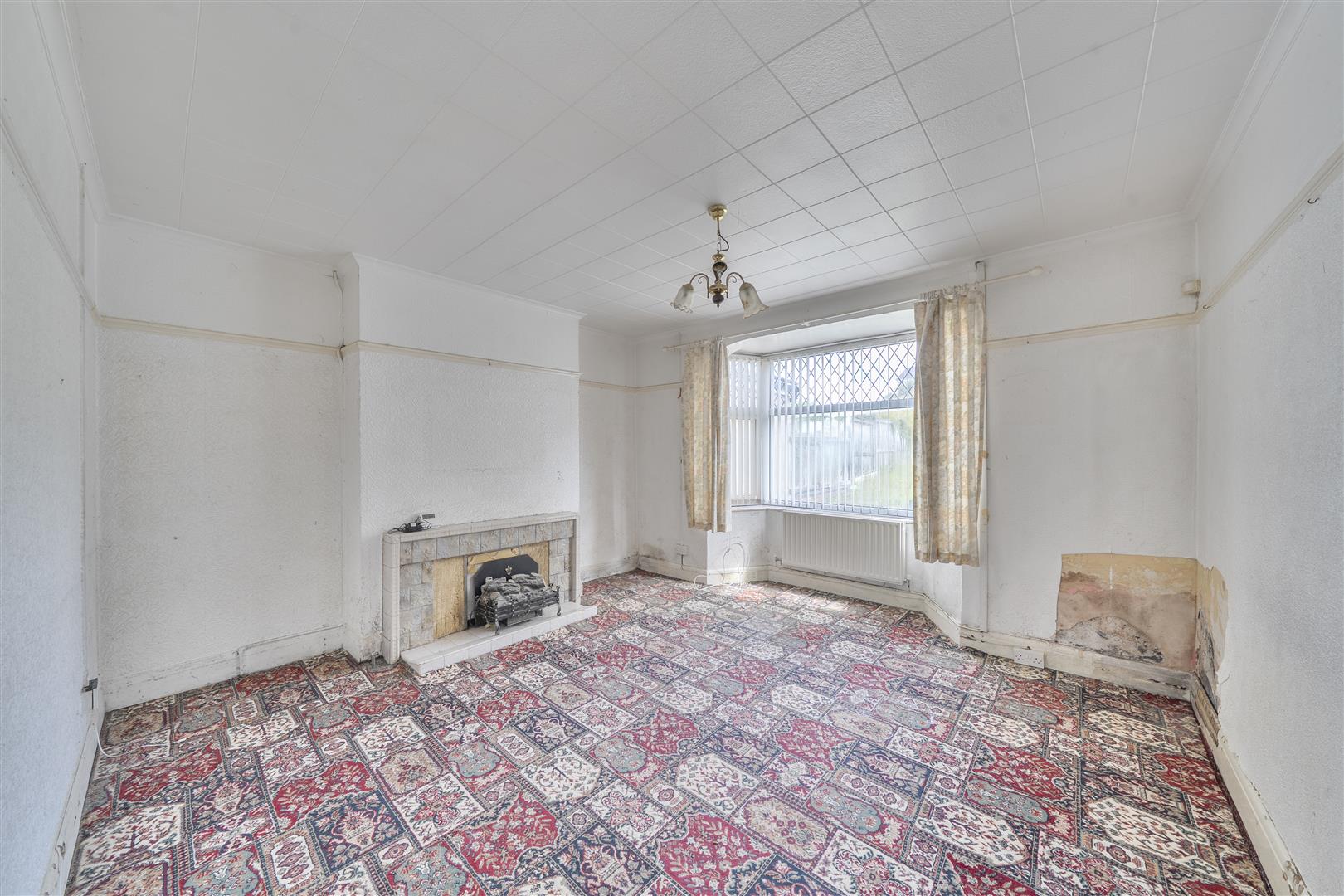 Middle Road, Ravenhill, Swansea, SA5 5DH